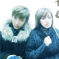 ��������ק����ͷ�� վ��ԭ�ص��ŷ��ӵ��