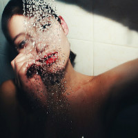 �Ƿ����Ըе�Ů���ռ�ͷ��ͼƬ_����һ���˲�����ǹµ� 