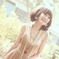 �����˵���������۵��ǹ�ɫ 