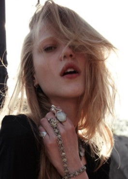 �� �� �֡�QQͷ�� 