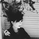 �������ļ䣬�����ϧ�ذ������� 