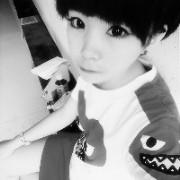 �ɰ���90��qqŮ���ڰ�ͷ��_���ĵ�Ԣ��