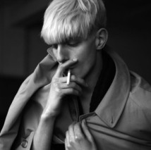 ϲ���������ڴ��߿�·�ϵ�����QQͷ�� 