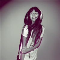 ˭��΢Ц��װ�Լ�������, - QQͷ�� 