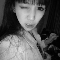 ���ºڰ�Ů������ͷ�� ������ȥ������ 