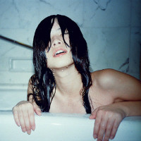 �Ƿ����Ըе�Ů���ռ�ͷ��ͼƬ_����һ���˲�����ǹµ� 