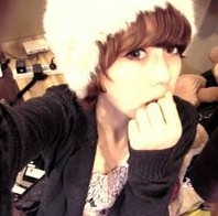 �����˵���������۵��ǹ�ɫ 