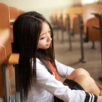 ������Ů���ɰ�������ͷ��·Ҫ�߾��ߵ�����