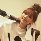 ���Ƕ�����QQ������ͷ��һ����΢Ц