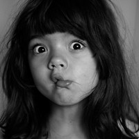 �ڰ�ϵŮ���˸��⾳ - QQͷ�� 