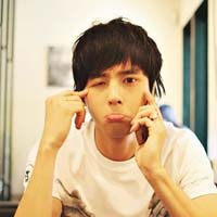 ����Գ�������Ӳ�ͬ��ͷ��