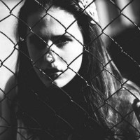 �Ƿ����Ըе�Ů���ռ�ͷ��ͼƬ_����һ���˲�����ǹµ� 