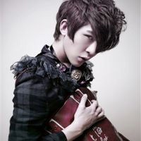 ����������ʱ����Ů������ͷ�� 