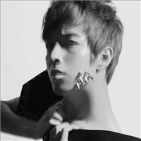 �������ж����ͷ��������Ը�����ͷ�� 