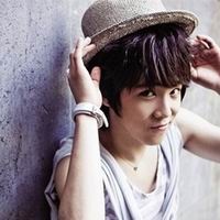 ��ǳЦ����������ҶԳƵ�����ͷ��