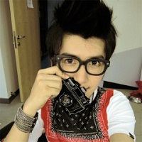 ��ɫ���ķ���������ͷ�� ��������Ƕ�����Ļ�