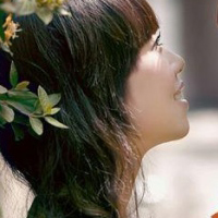 ���û����qq����ͷ��һ��һŮ �����Ѵ��ɻ���