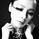 �������ļ䣬�����ϧ�ذ������� 