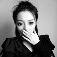 ���ºڰ�Ů������ͷ�� ������ȥ������ 