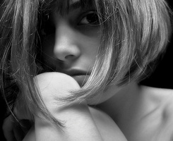 ��˼�㲵ķ���������Ů��ͷ�� 