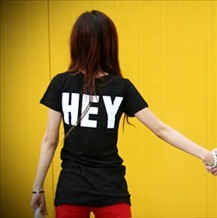 ��ǳЦ����������ҶԳƵ�����ͷ��