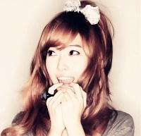 ϲ���崿�ɰ�����һ��QQŮ��ͷ����������