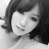 �ܶ�Ŀɰ�Ů����̬�ĺڰ�QQͷ��ͼƬ