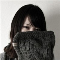 ����̬�ķ�����Ů���ڰ�ͷ�� ���ֵı���¶���͵��Ц 