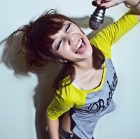 ������Ȼ�Ľ���Ů��������ͷ��