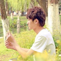 �����ٻ�Ҳ�����Ƕ�����΢΢Ц 