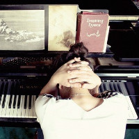 �Ƿ����Ըе�Ů���ռ�ͷ��ͼƬ_����һ���˲�����ǹµ� 