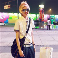 ���ǰ�,��΢����į�ڳ����� 