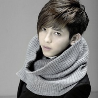 ����������ʱ����Ů������ͷ�� 