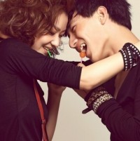 ��������ק����ͷ�� վ��ԭ�ص��ŷ��ӵ��