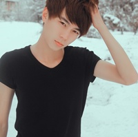 ������߽��A��ŮQQͷ�� 