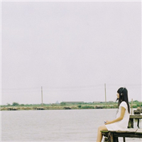 �������µ����⾳����������Ů��ͷ��