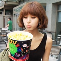 ������ɬ����Ů����������̬ͷ�� 