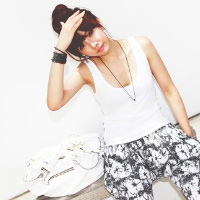 ���Կ��ܵ��ഺ,��д��̫����ɻ� 