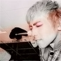 �е������˸�����Ů��QQͷ��