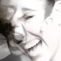 ��Ȼ�ڰ�ͷ�� ͻȻ������