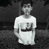 ��Ȼ�ڰ�ͷ�� ͻȻ������