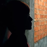 ��Ȼ�ڰ�ͷ�� ͻȻ������