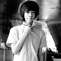 �ڰ׸�������ͷ�� ��ɧ����