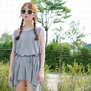 �е㱯�˵�QQŮ��ͷ��,�ķ����ҵ�ʱ��ֻ��һ���˰�������