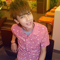 ��������QQ����ͷ��һ��һŮ���������������һ�����氮