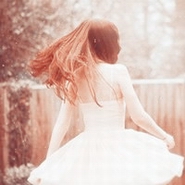 ƯƯ����ÿһ��Ů��ͷ�񣬰�������һ��չʾ�����