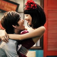 ���µ�QQ����ͷ��һ��һŮ�����������������ŵ