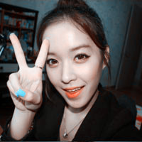 ���µ�QQ����ͷ��һ��һŮ�����������������ŵ