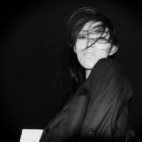 ר��Ů���ĺڰ׸���ͷ��