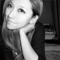 ר��Ů���ĺڰ׸���ͷ��